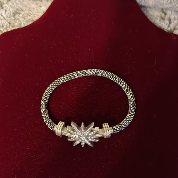 🔴Beautiful Bracelet - Picture 2 of 8